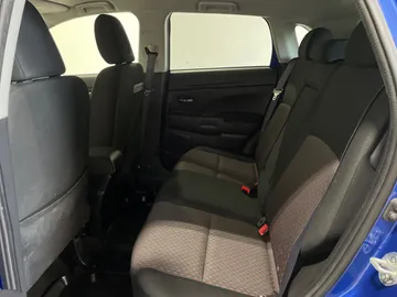 2017 Mitsubishi RVR - image 14