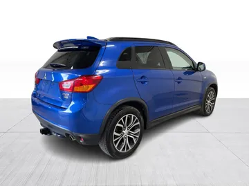 2017 Mitsubishi RVR - image 13