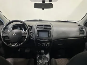 2017 Mitsubishi RVR - image 4