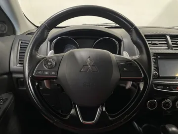 2017 Mitsubishi RVR - image 20