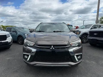 2019 Mitsubishi RVR - image 2