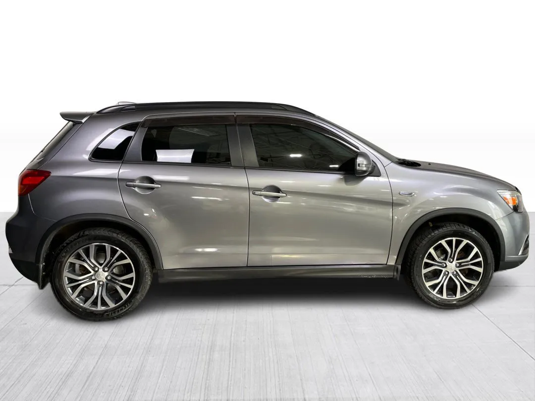 2019 Mitsubishi RVR — photo 2