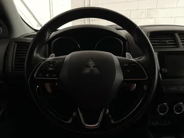 2019 Mitsubishi RVR - image 17
