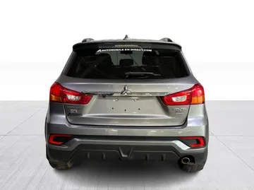 2019 Mitsubishi RVR - image 12