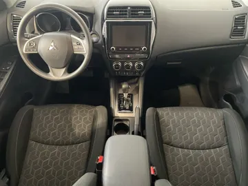 2025 Mitsubishi RVR - image 17