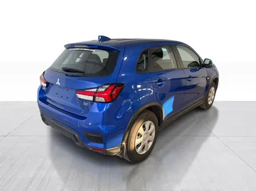 2025 Mitsubishi RVR - image 8