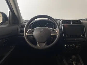 2025 Mitsubishi RVR - image 14