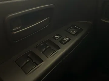 2025 Mitsubishi RVR - image 18