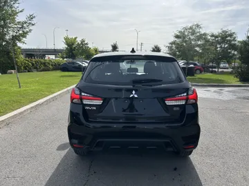 2024 Mitsubishi RVR - image 6