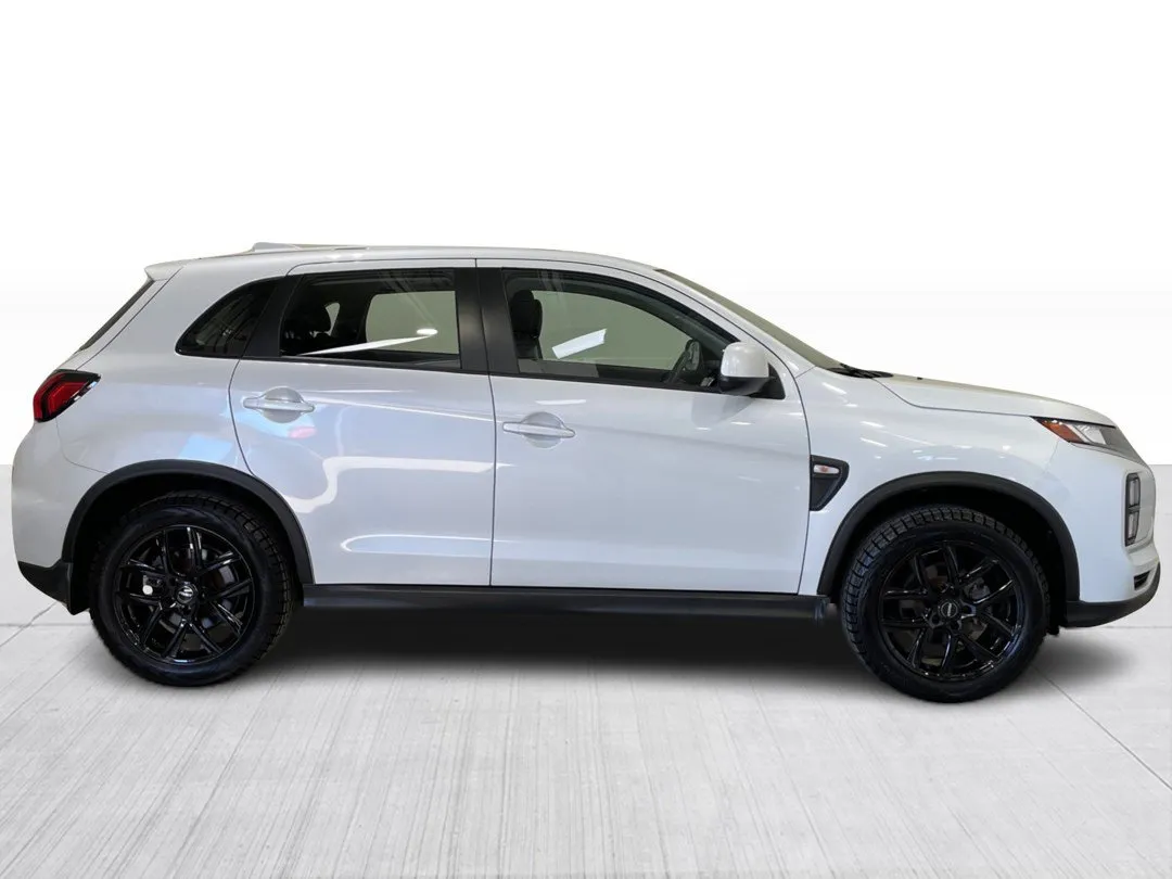 2024 Mitsubishi RVR for sale - photo 2