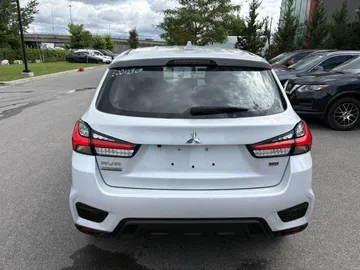 2024 Mitsubishi RVR - image 6