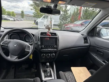 2024 Mitsubishi RVR - image 7