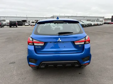 2024 Mitsubishi RVR - image 7