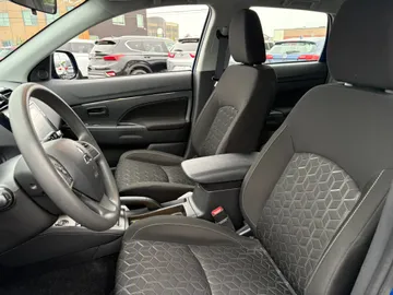 2024 Mitsubishi RVR - image 8
