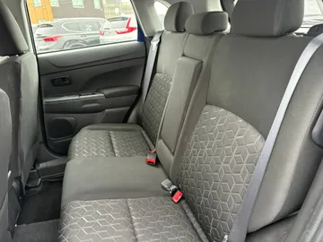 2024 Mitsubishi RVR - image 9