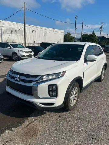 2021 Mitsubishi RVR - image 2