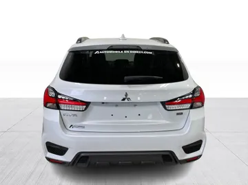 2023 Mitsubishi RVR - image 12