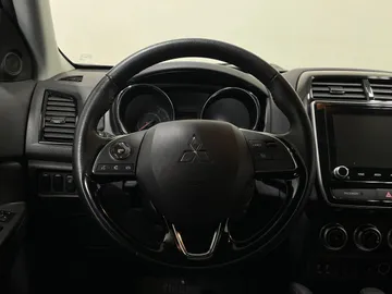 2023 Mitsubishi RVR - image 22