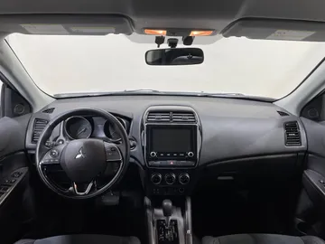 2023 Mitsubishi RVR - image 4