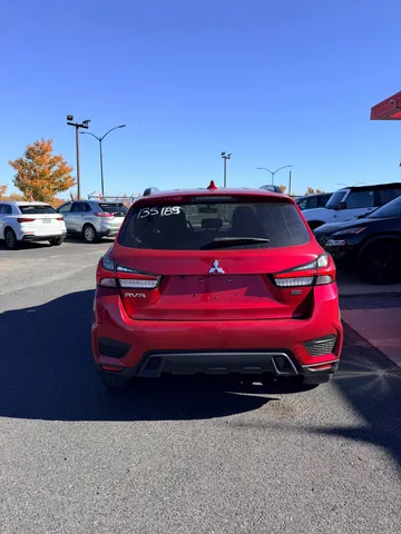 2022 Mitsubishi RVR - image 6