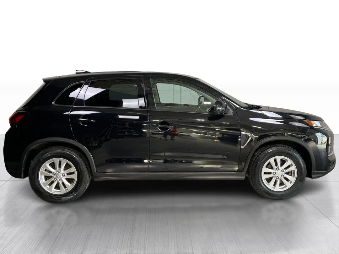2022 Mitsubishi RVR — photo 8