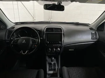 2022 Mitsubishi RVR - image 13
