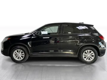 2022 Mitsubishi RVR - image 4