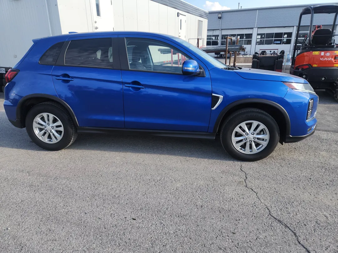 2023 Mitsubishi RVR — photo 4