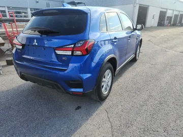 2023 Mitsubishi RVR - image 6