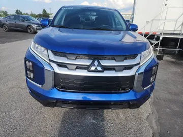 2023 Mitsubishi RVR - image 2