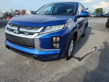 2023 Mitsubishi RVR - image 3