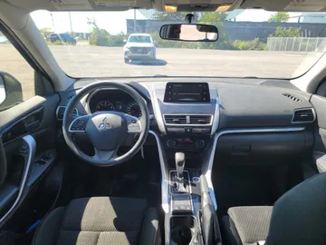 2020 Mitsubishi Eclipse Cross - image 8