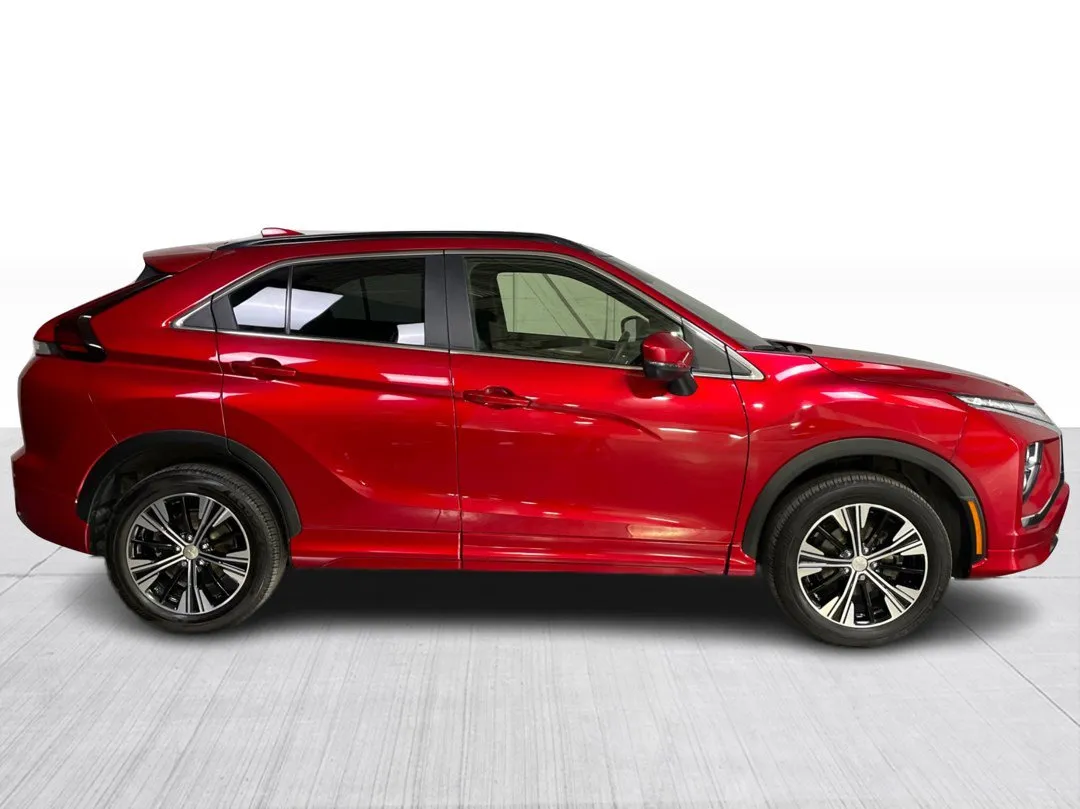 2022 Mitsubishi Eclipse Cross — photo 2