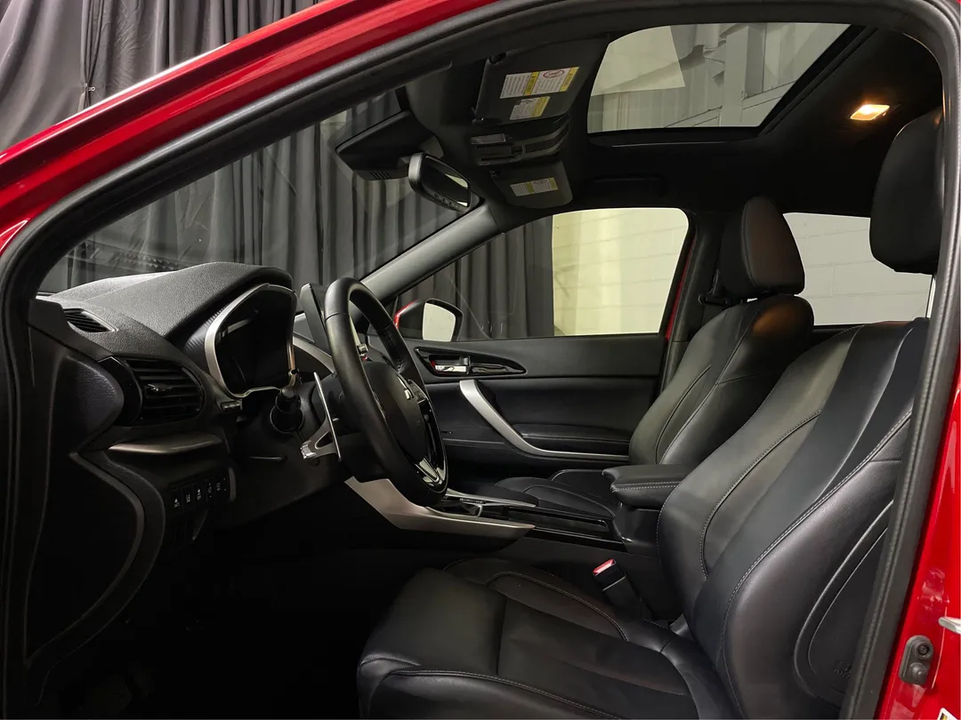2022 Mitsubishi Eclipse Cross — photo 3