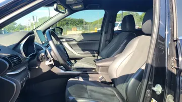 2022 Mitsubishi Eclipse Cross - image 8
