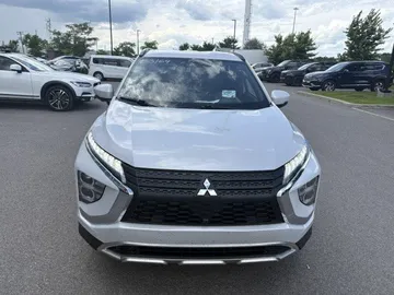 2024 Mitsubishi Eclipse Cross - image 2