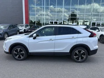 2024 Mitsubishi Eclipse Cross - image 4