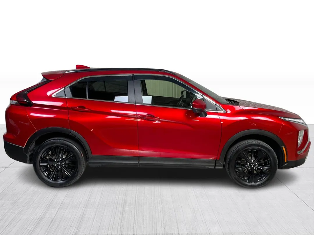 2022 Mitsubishi Eclipse Cross — photo 2