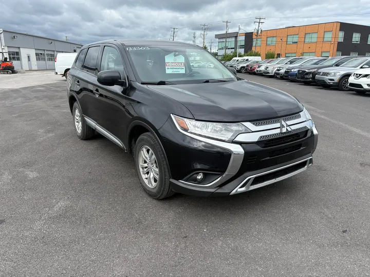 2020 Mitsubishi Outlander - image principale