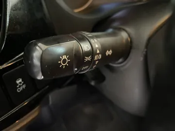 2018 Mitsubishi Outlander - image 19