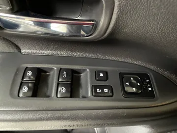 2018 Mitsubishi Outlander - image 23