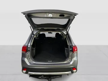 2018 Mitsubishi Outlander - image 13