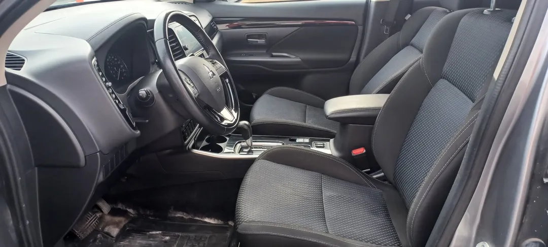 2019 Mitsubishi Outlander — photo 8