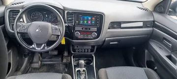 2019 Mitsubishi Outlander - image 10