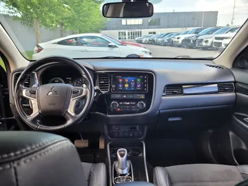 2018 Mitsubishi Outlander PHEV - image 7