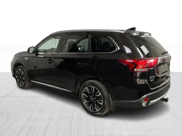 2018 Mitsubishi Outlander PHEV - image 10
