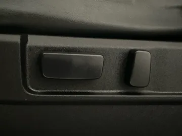 2018 Mitsubishi Outlander PHEV - image 17