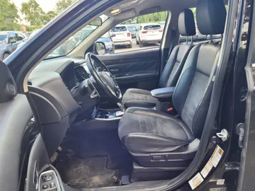 2018 Mitsubishi Outlander PHEV - image 6