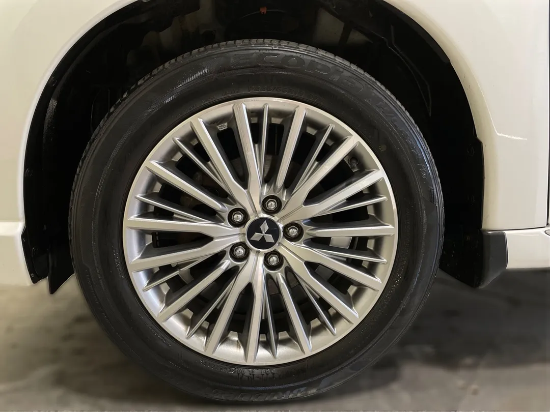 2020 Mitsubishi Outlander PHEV — photo 6