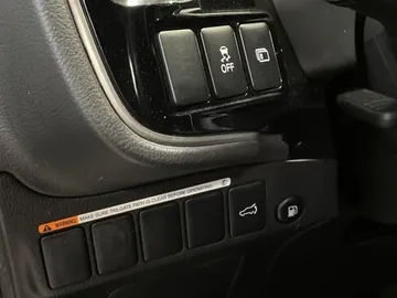 2020 Mitsubishi Outlander PHEV - image 30